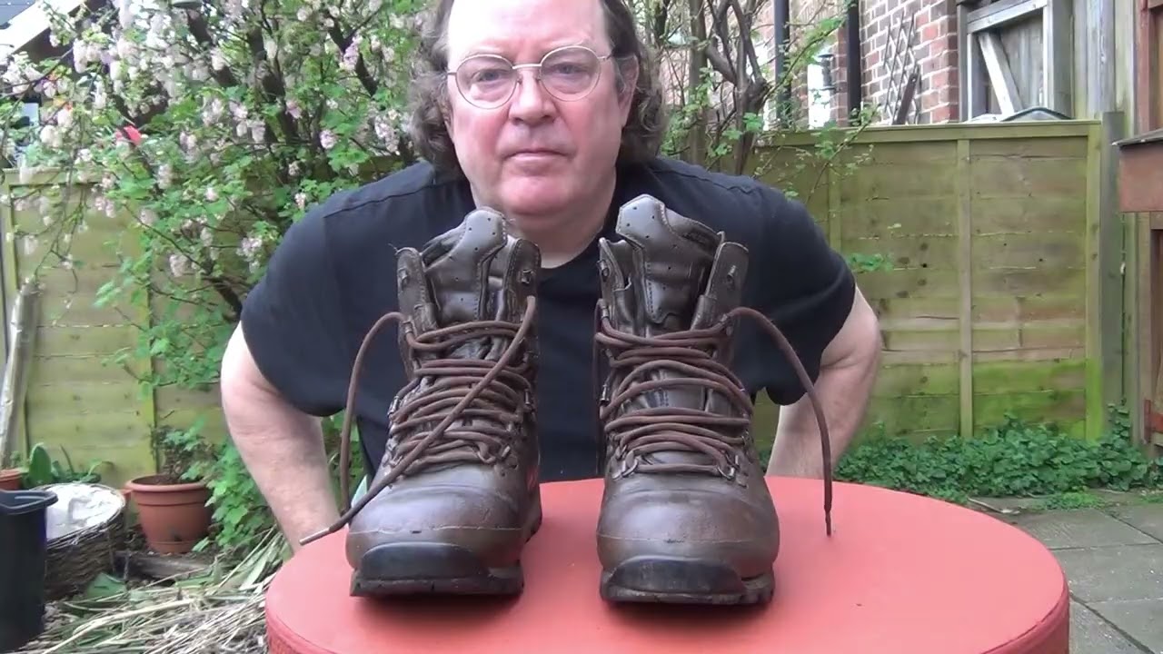 Подержанные ботинки Altberg Defender по выгодной цене.