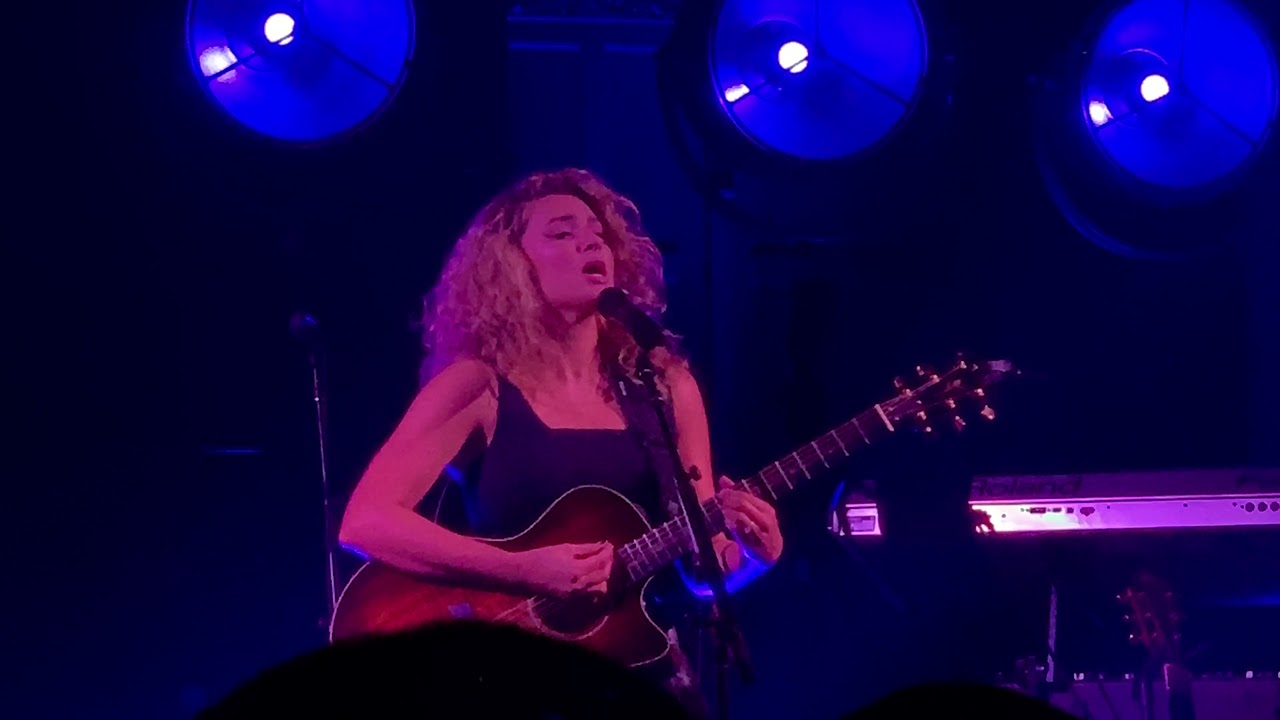 Tori Kelly "Nobody Love/ Expensive" Fourth Presbyterian Church