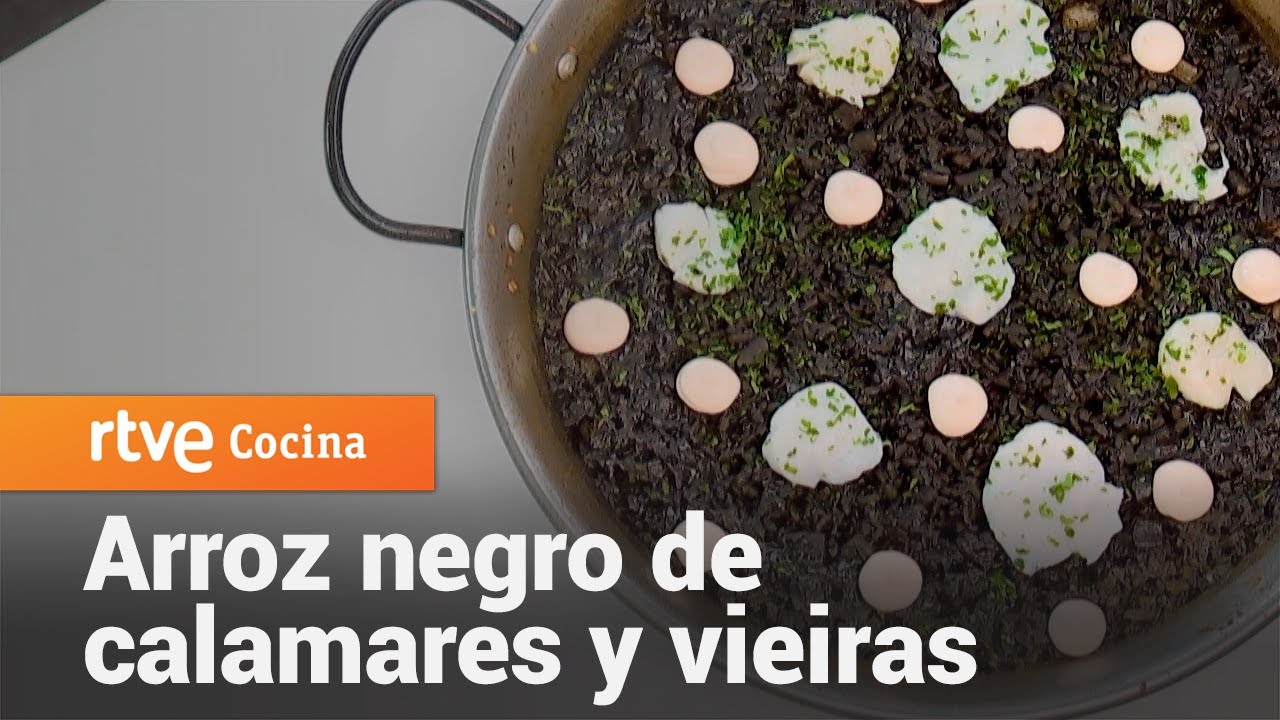 Arroz negro de calamares y vieiras - Cocina al punto | RTVE Cocina
