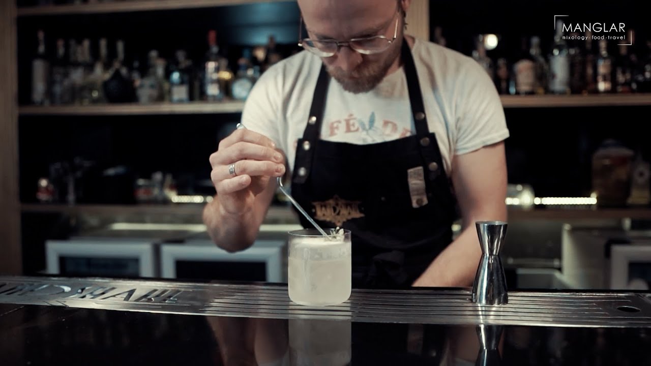 Erick Van Beek, BAR MANAGER EN HAND SHAKE
