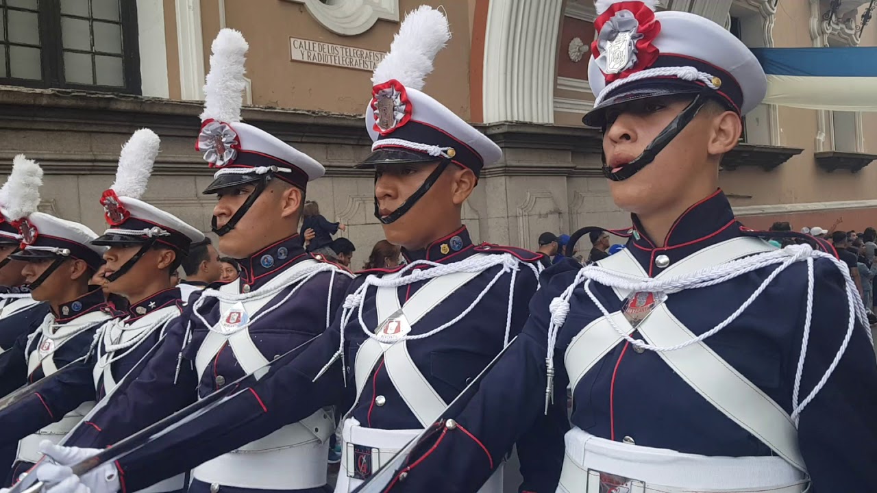 Liceo Mercantil en su magno desfile 2019!