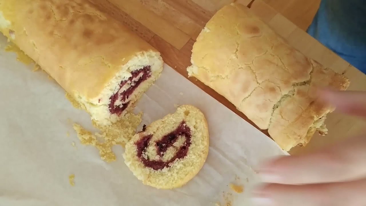 Rullekake med syltetøy