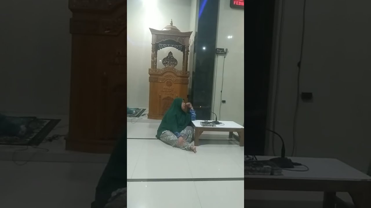 Kamu_nanya sedang live sekarang!