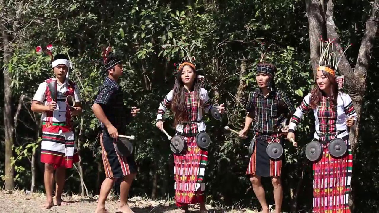 Lily Veng Cultural & Drama Club   Darbu