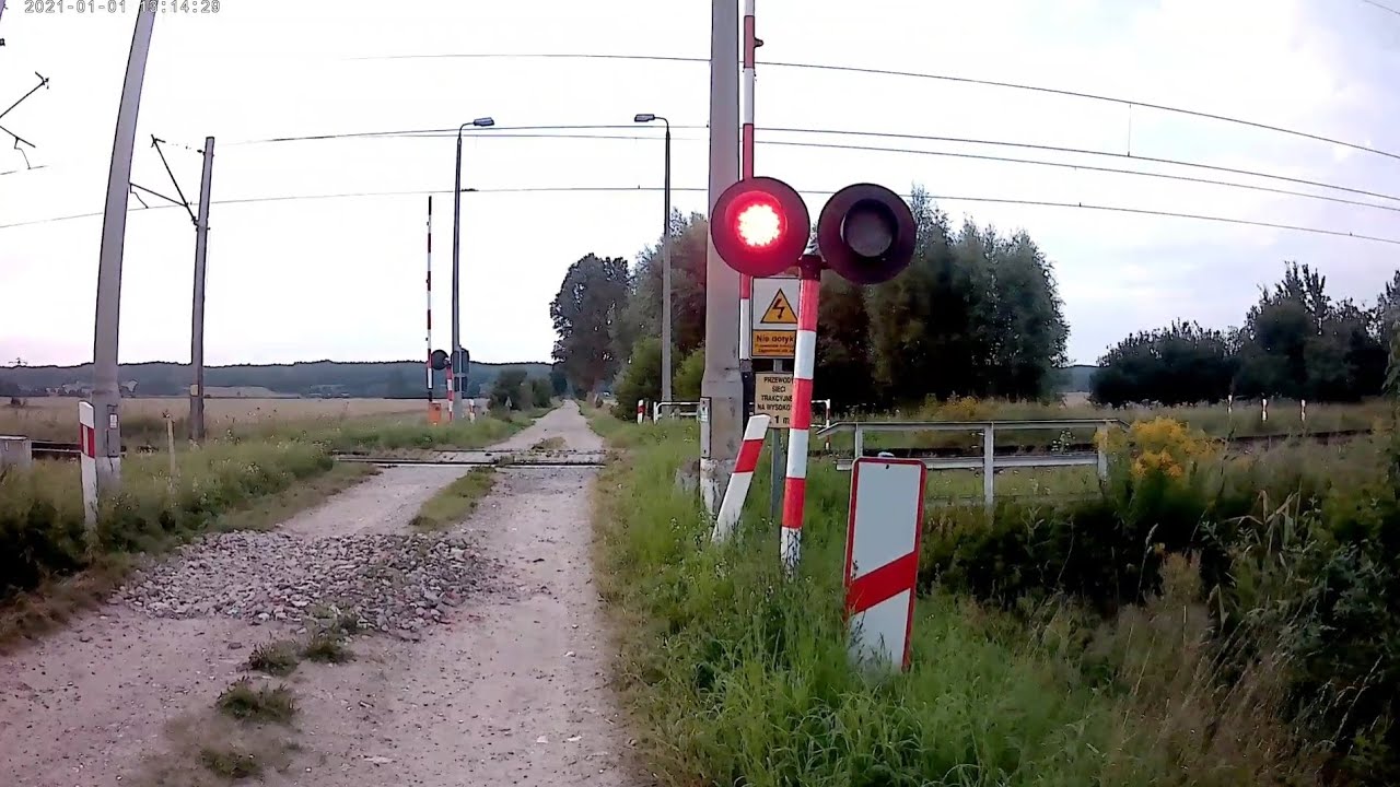Przejazd Kolejowy Bogaczewo z nowym głośnikiem TEL - KLD + wieczorny przelot TLK Biebrza.