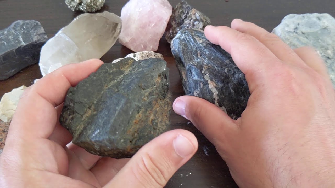 Mineral Lab: Augite (pyroxene)