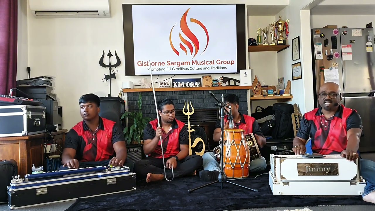 Fiji Style Lokgeet by Amal Jimmy Prasad - Hai Baalu Reta Chalab Hum Kaise.