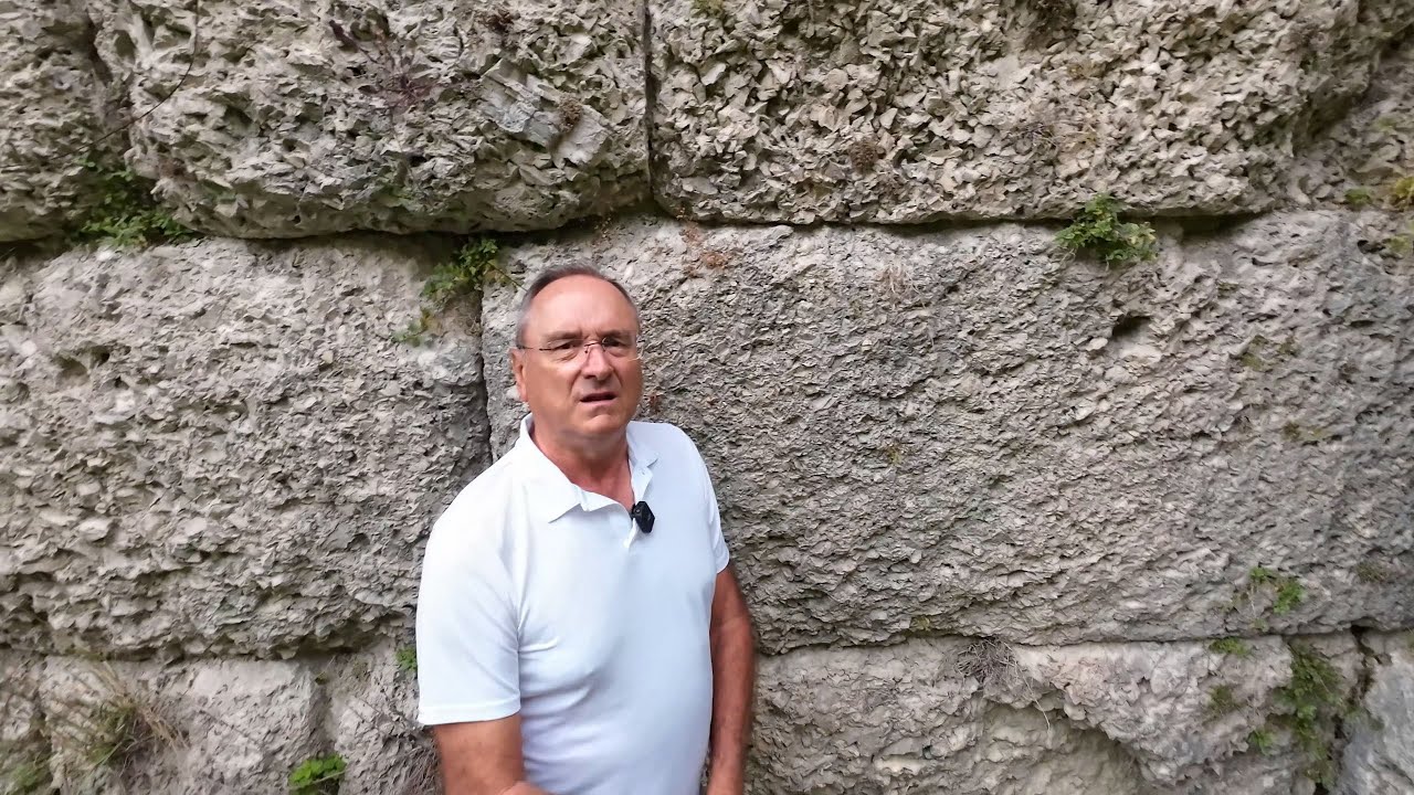 Los sillares gigantes del puente Mallio (Cagli)