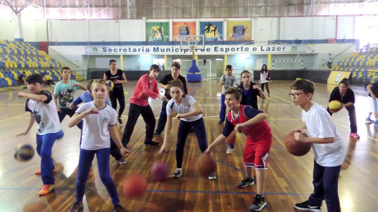 Iniciação ao Basquetebol - Posicionamento Defensivo, Manejo de Bola, Cultura de Corpo e Drible.
