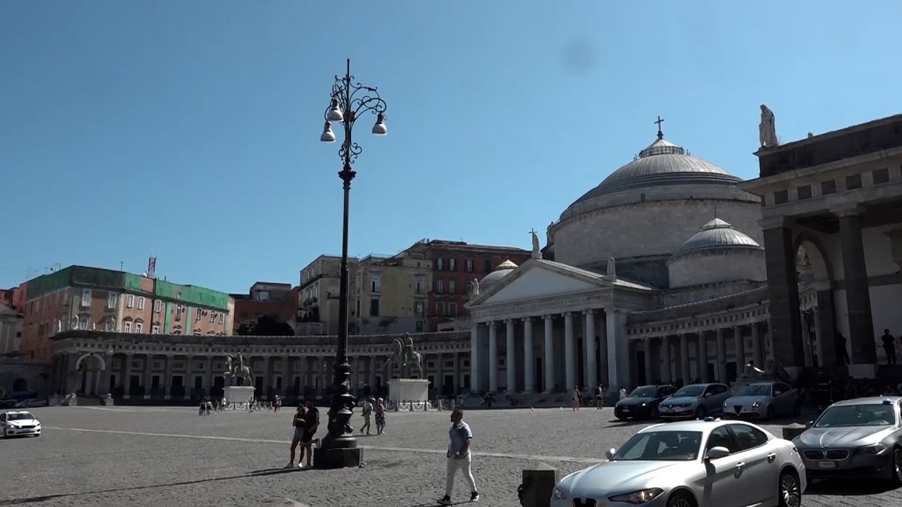 Napoli, piazza del Plebiscito si rifà il look