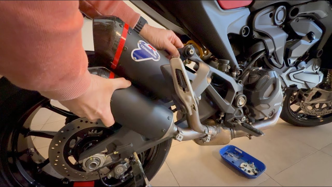 Exhaust Swap  Part 1 - Ducati Monster SP