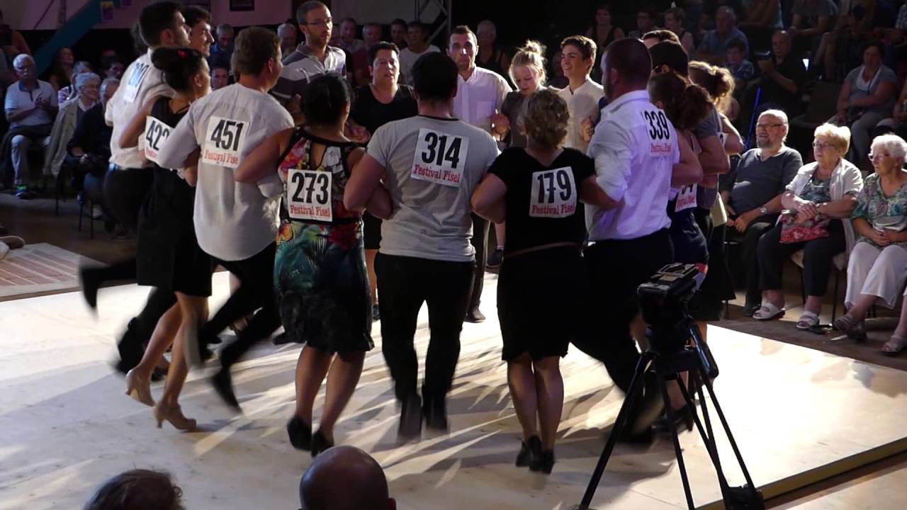 Concours de danse bretonne : Fisel 2016 (avec les couples de moins de 40 ans)