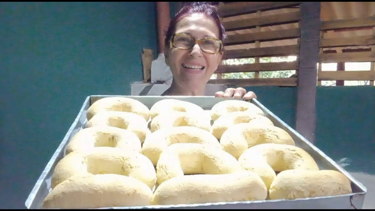 BISCOITO de POLVILHO GOIANO assado no FORNO a LENHA / Como fazer