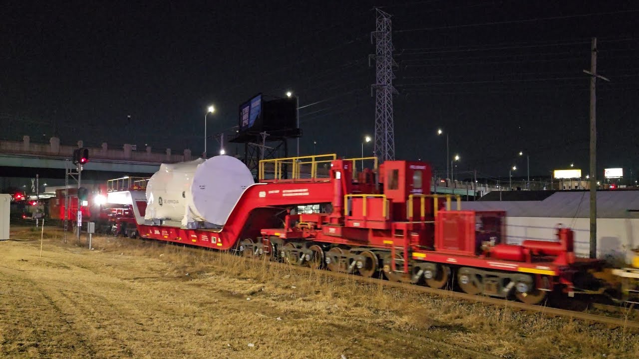 HUGE CSX General Electric Turbine Special & Caboose west @ St. Louis MO on UP Jeff City Sub 2/13/26