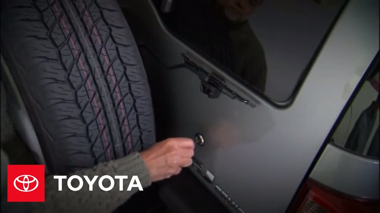 2010 FJ Cruiser How-To: Lift-Up Glass Hatch | Toyota