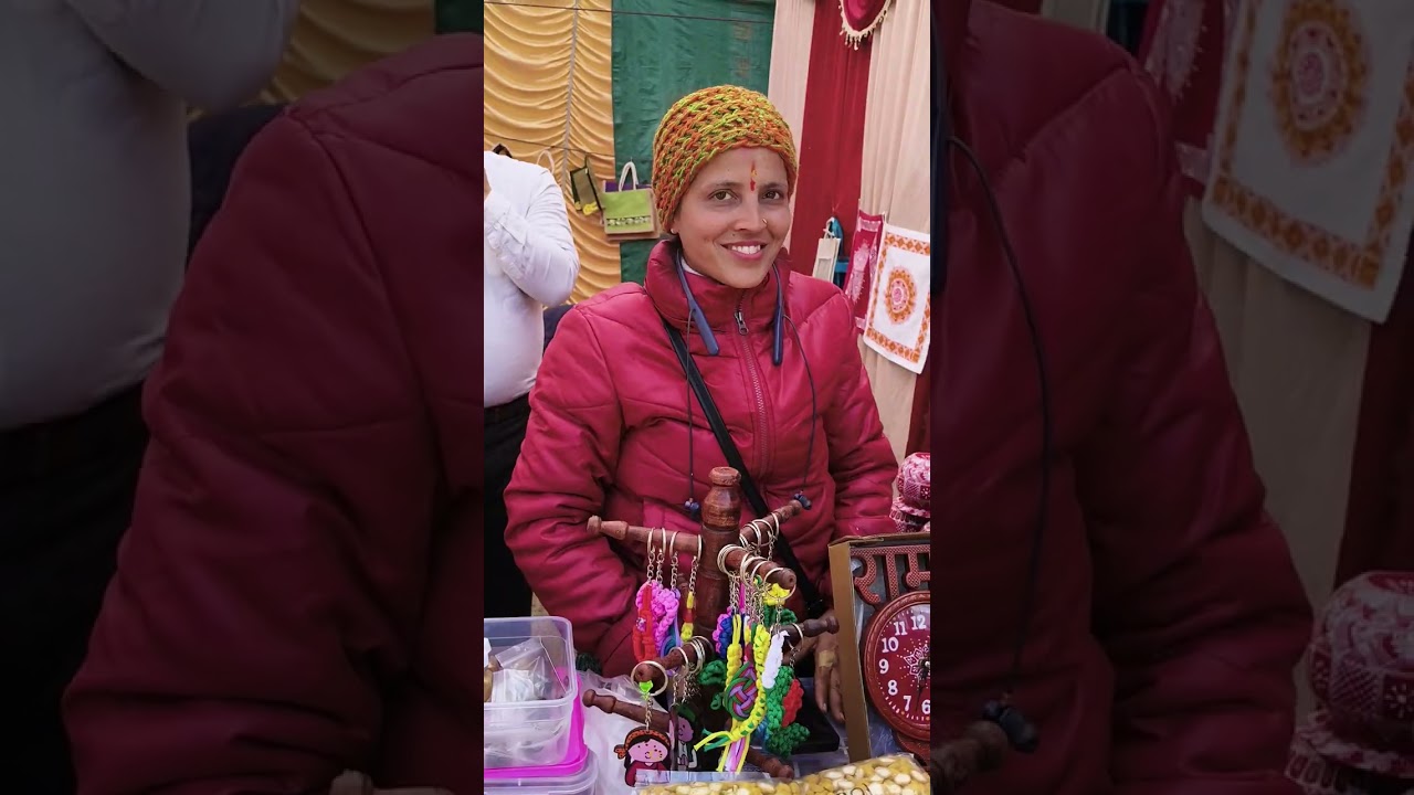 Haldwani mei lag gya hai utrani kotik aaeo dugerio apko dikye ek zulak mely ki.  Pl like subcribe