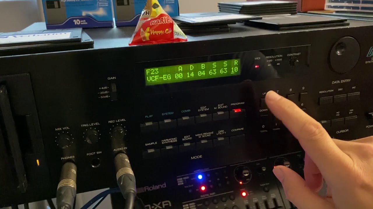 KORG DSM-1 Sampling Session / EBM Type Bass