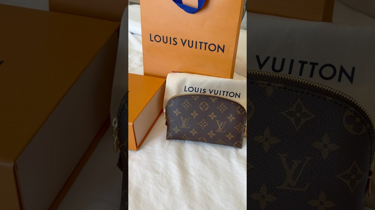 Unboxing my new LV cosmetic pouch 