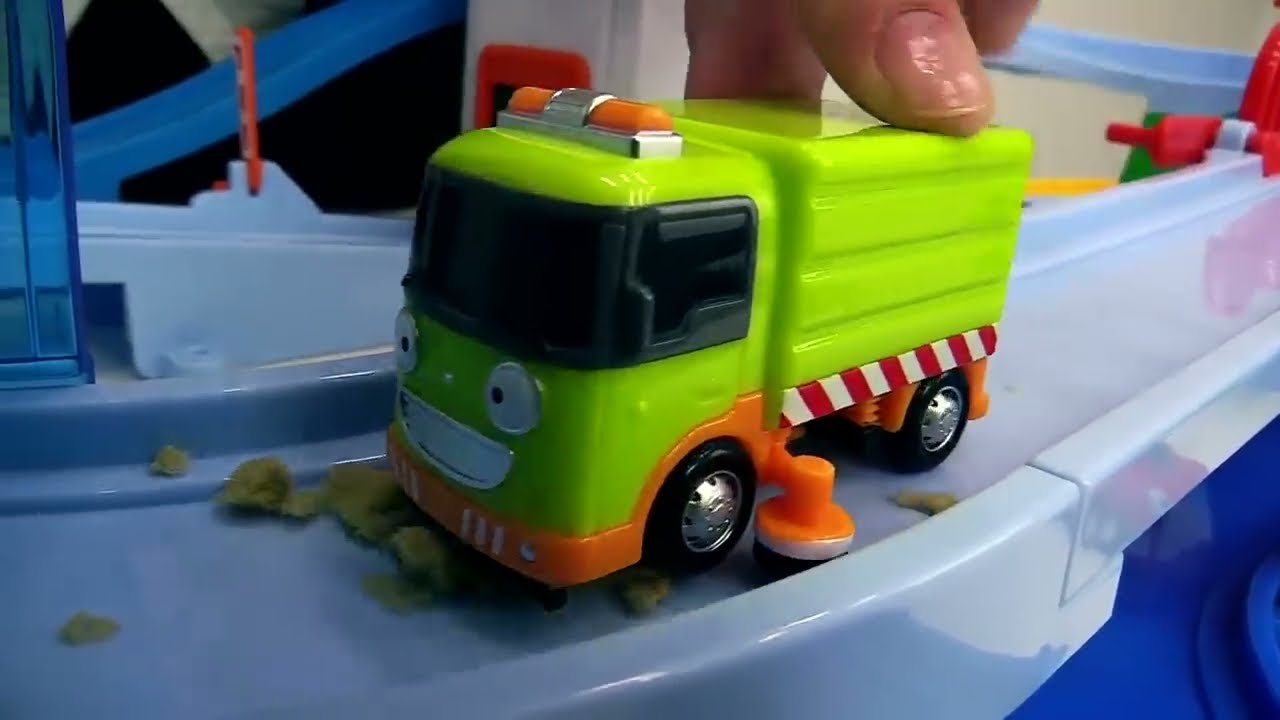 Os carros ajudantes! Cole&ccedil;&atilde;o com os melhores v&iacute;deos divertidos de carrinhos