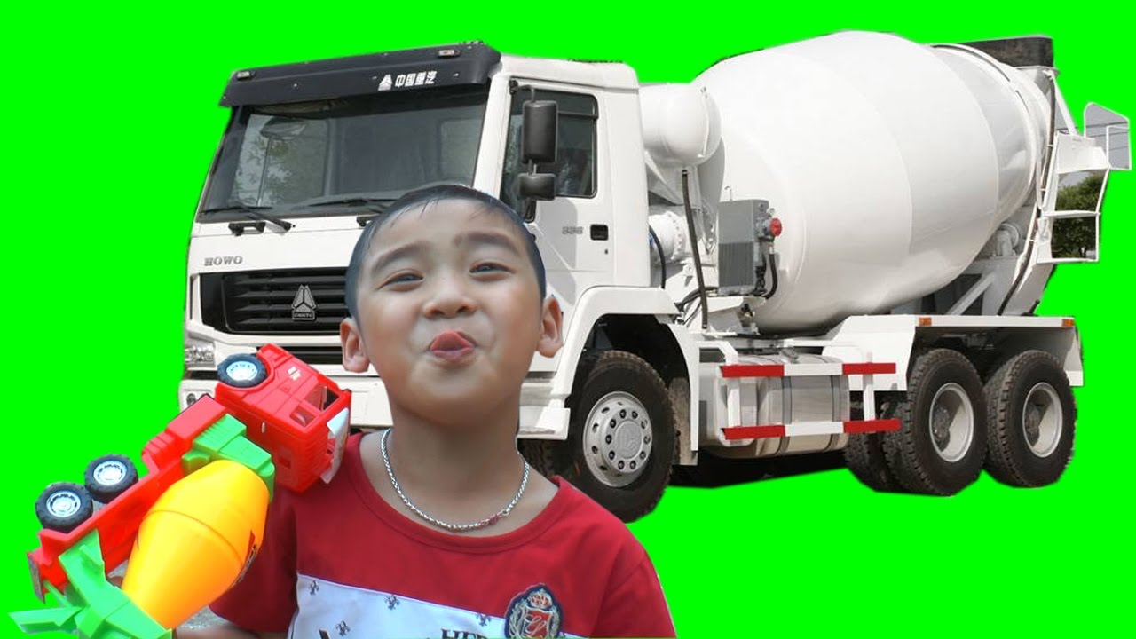 Dương khám phá xe bồn trộn bê tông, Kênh Em Bé ✅