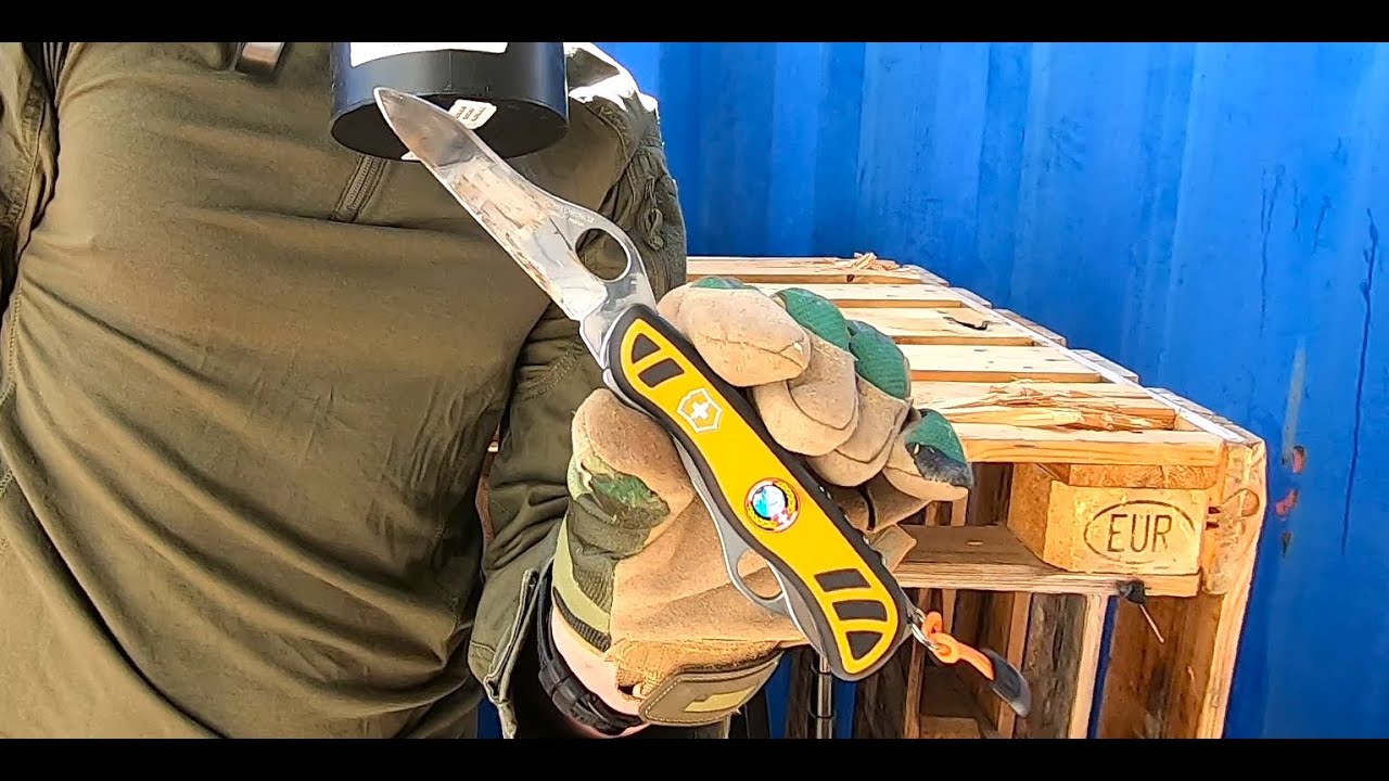 Victorinox Hunter XS - DESTRUCTION TEST - UNTIL IT BREAKS - SWISS ARMY POCKETKNIFE - STEEL: 1.4110