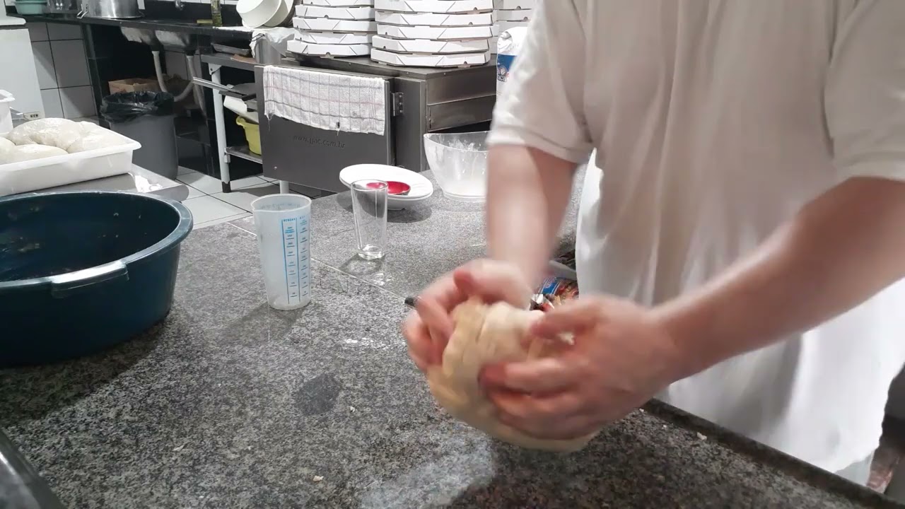 como fazer massa de pizza rápida e fácil,  1kg de trigo