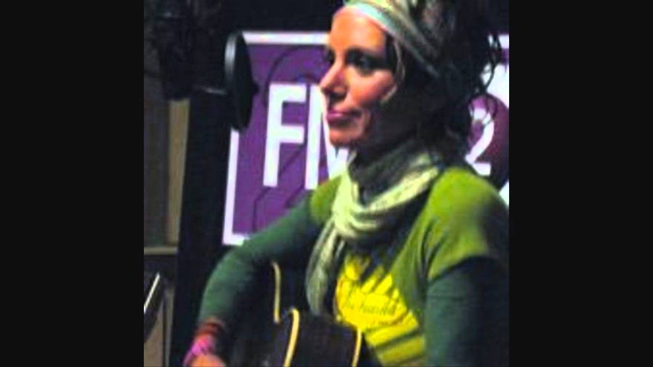Soraya Llevame Version Acustica en Vivo