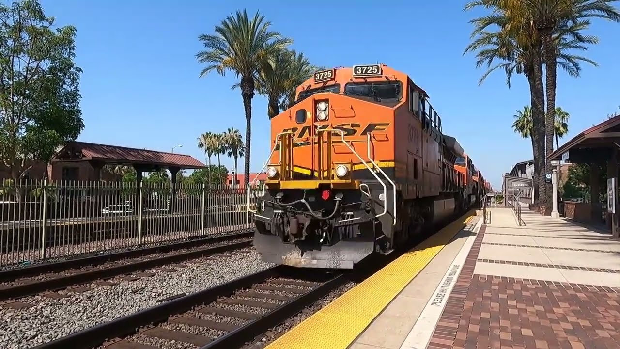 Southern California Freight Train（3725 7008 7351 7360）
