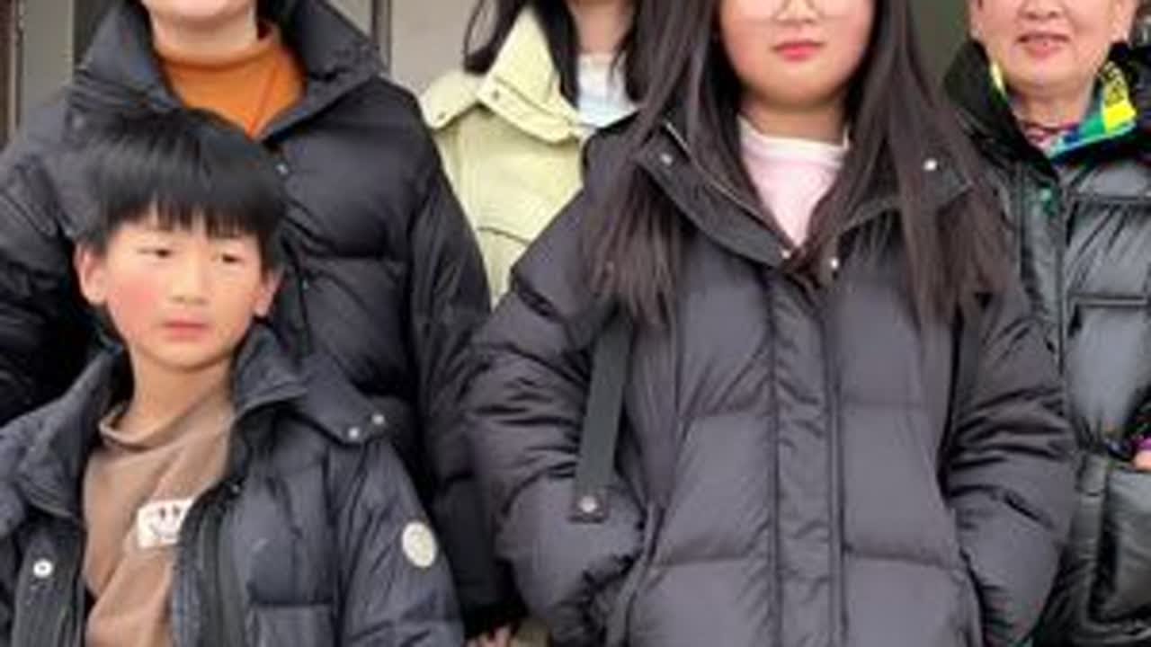 祝我家大女儿生日快乐 视频拍摄于周六下午，今天是女儿的生日，她在昨天下午已经上学去了，我今天在家里祝我女儿生日快乐。身体健康，永远快乐