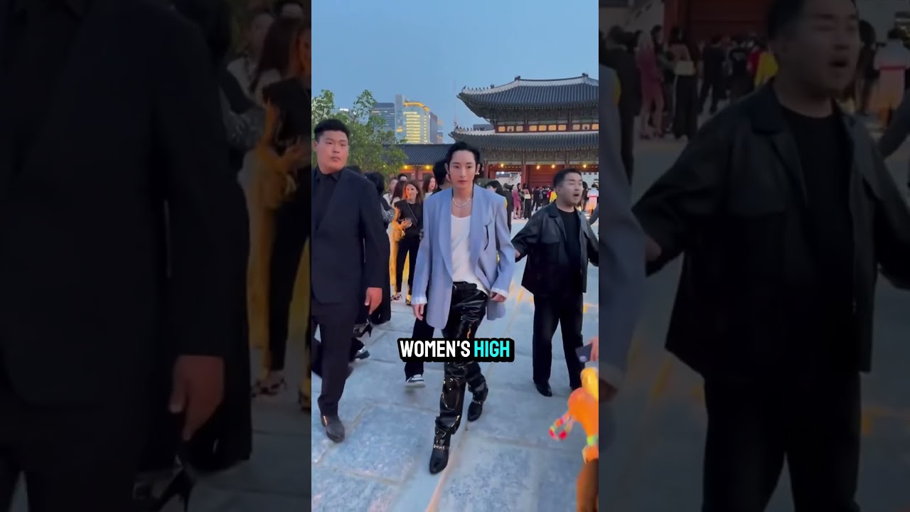 Why does Lee Soo Hyuk, who is 6.1 feet tall, always wear a pair of women's high-heeled shoes.
