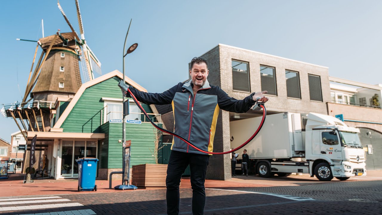 Frans Duijts trotseert Amsterdamse straatjes voor winkeldistributie met Simon Loos 😃
