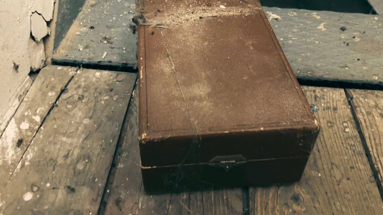 Under the stairs. Ribbon microphone Philips