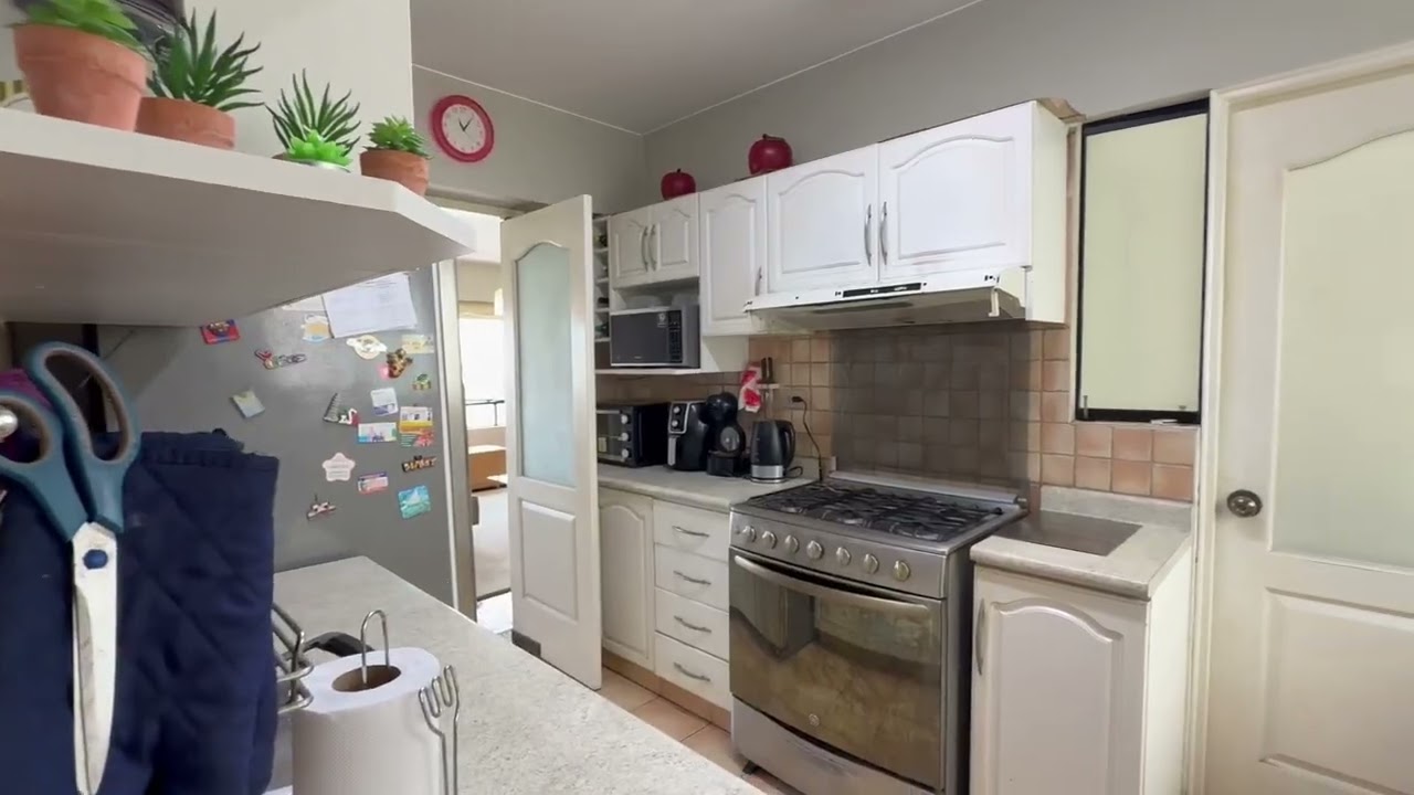 DEPARTAMENTO SURCO - CARLOS FLORES