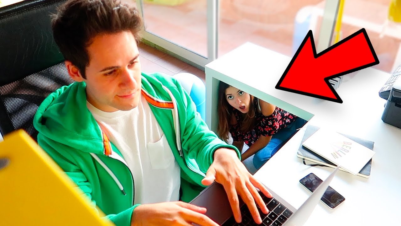 HO PASSATO UN GIORNO NELLA CAMERA DI LUÌ e NON LO SAPEVA...