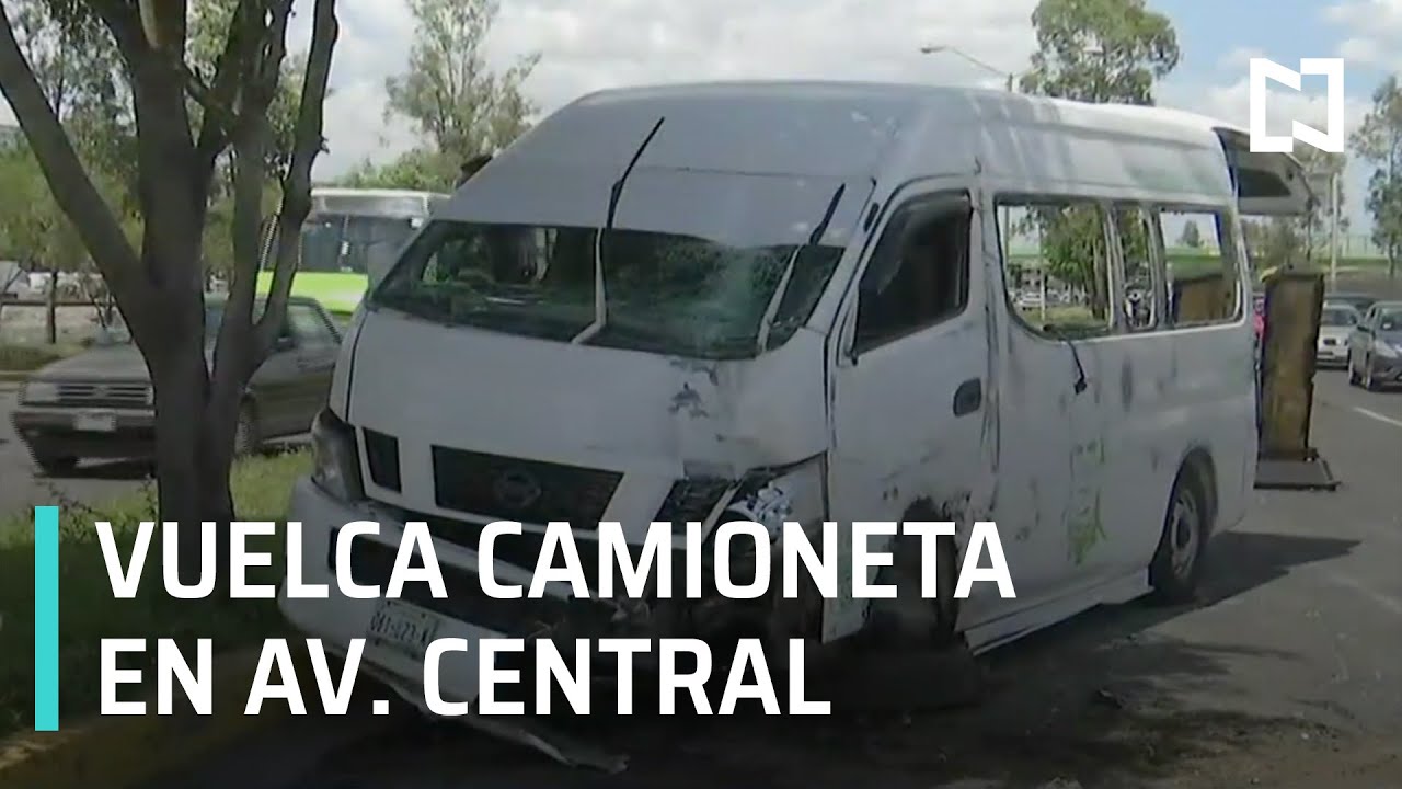 Vuelca camioneta del transporte p&uacute;blica en Avenida Central - A Las Tres