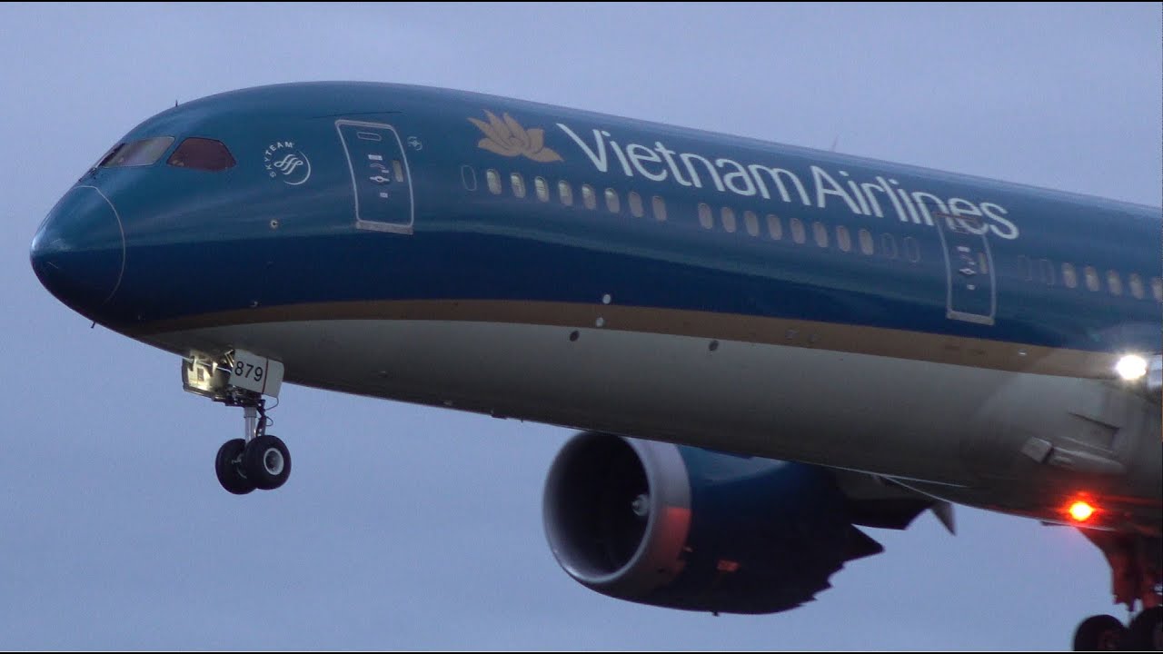 Vietnam Airlines Boeing 787-10 VN-A879 Landing and Takeoff | Narita Airport | NRT/RJAA