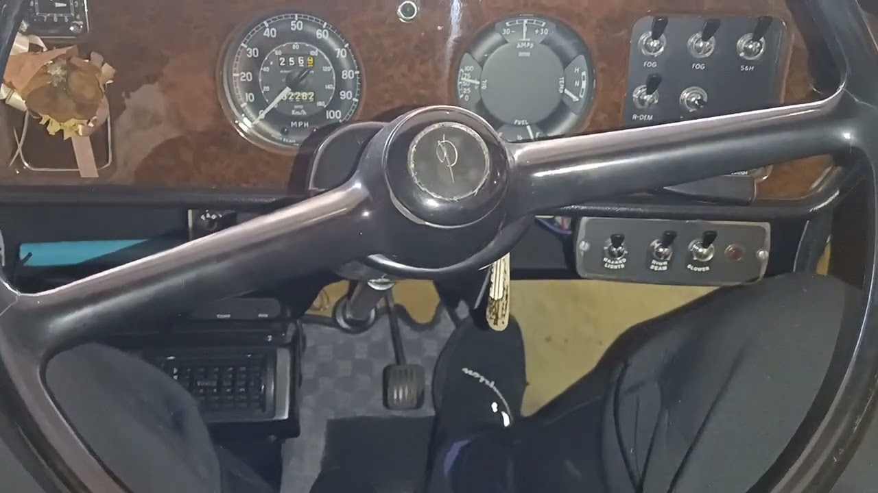 クラシックカー エンジン かけ方 バンデンプラプリンセス 旧車 キャブ車 Vanden Plas Princess