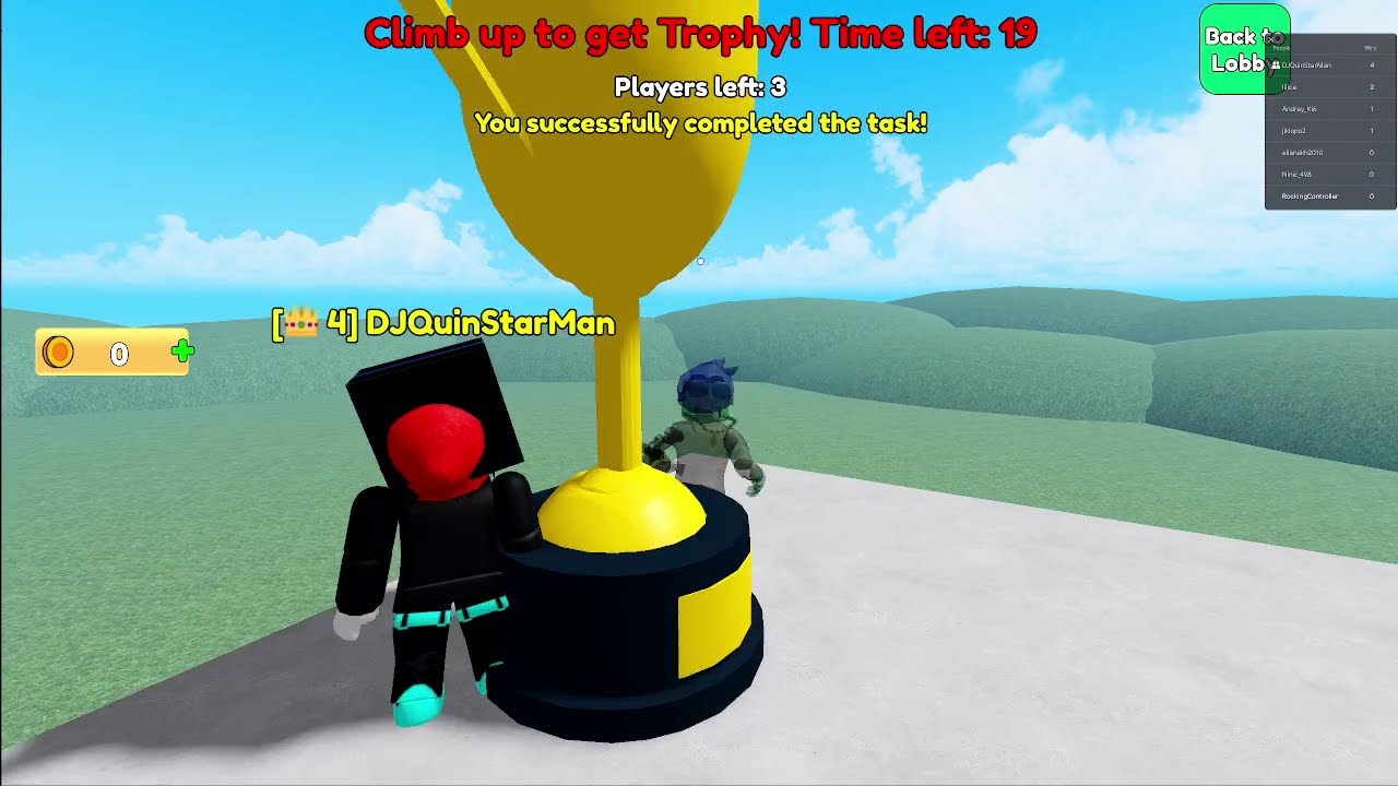 Winning 100 person hole survival in Roblox 🏆