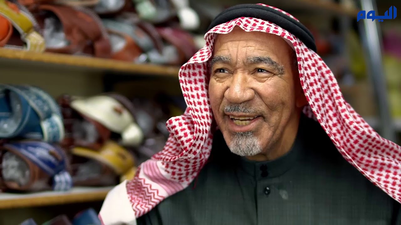 من سوق القيصرية بالأحساء إلى موسوعة غينيس   شاهد صانع الأحذية صاحب الرقم القياسي العالمي