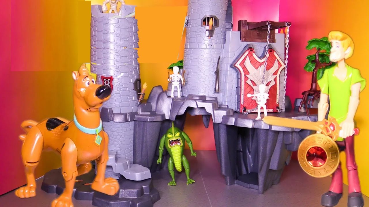 Scooby Doo Searching the Castle for the Mystery Treasure