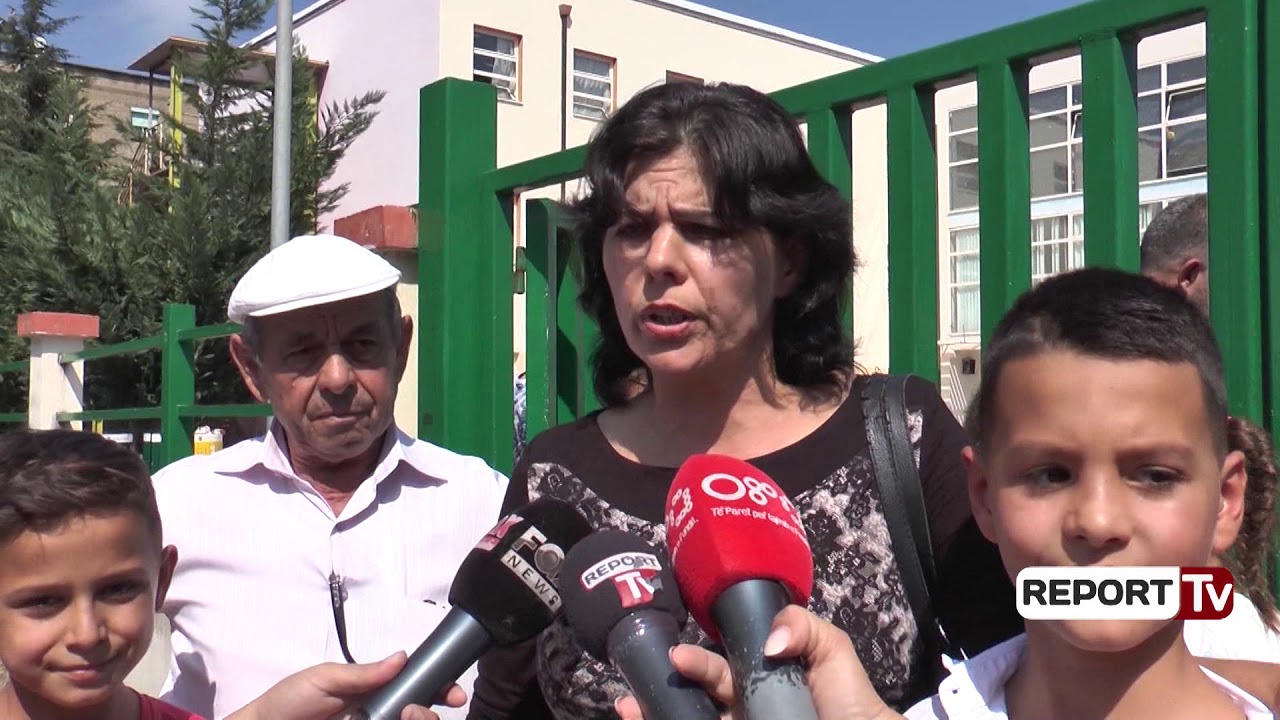 Report Tv-Bojkotohet mësimi në shkollën “Hasan Prishtina