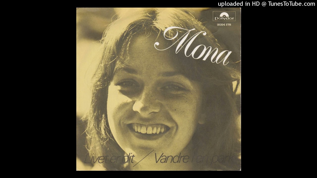 Mona - Vandre i en park
