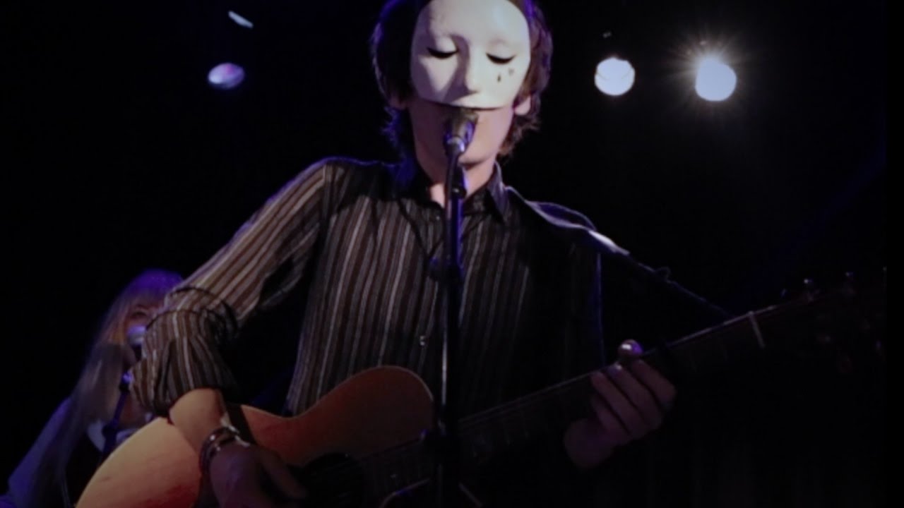 Yann Destal: Close to you (Live @BainsDouches)