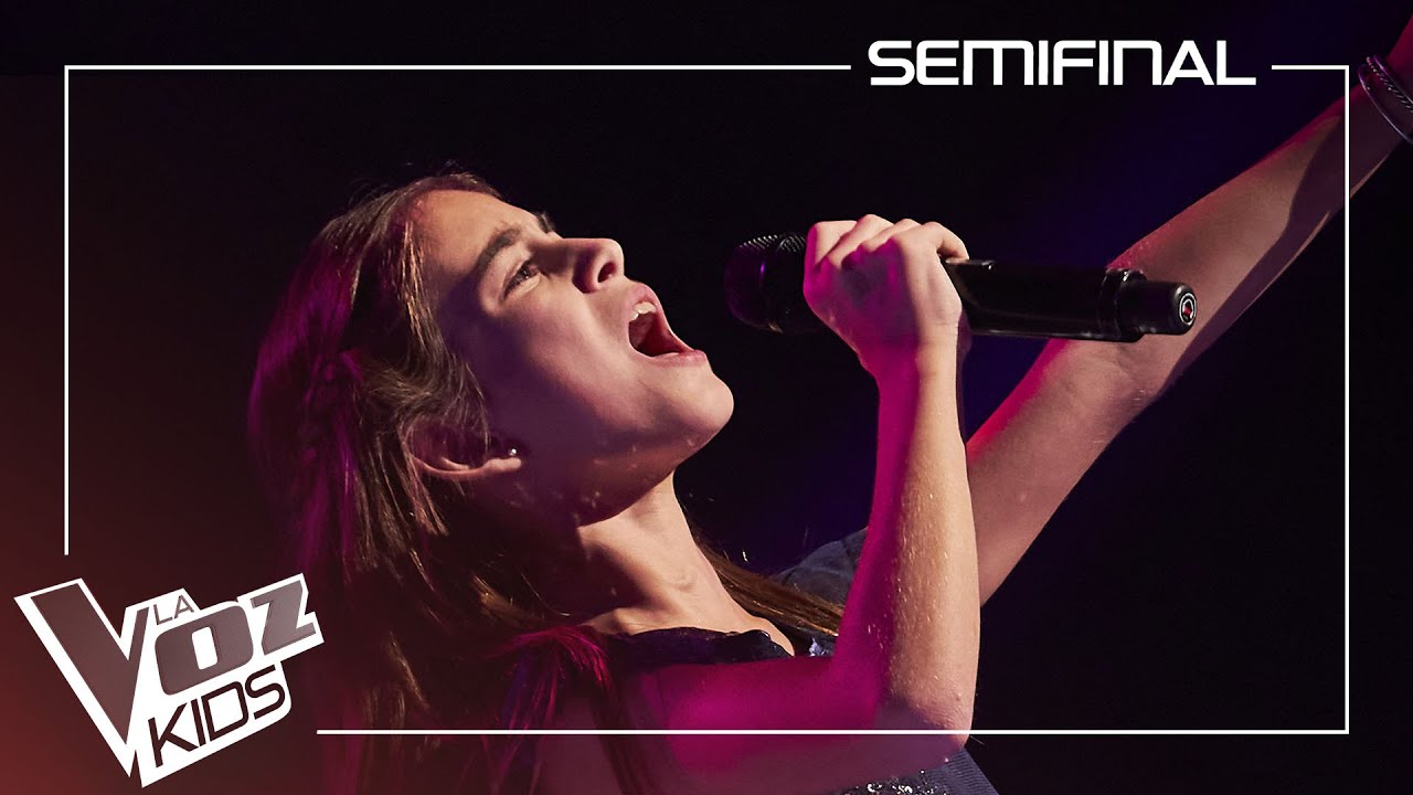 Alira Moya canta 
