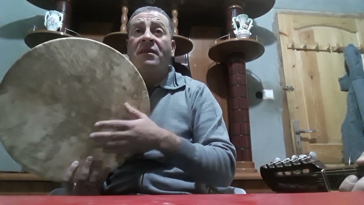Ait menguellet...Tibrathin....bonne écoute.
