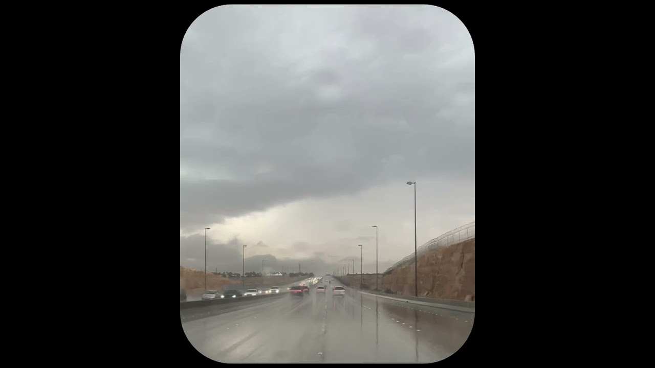 امطار الرياض  يوم الجمعه ١٣-٠٦-١٤٤٤هـ