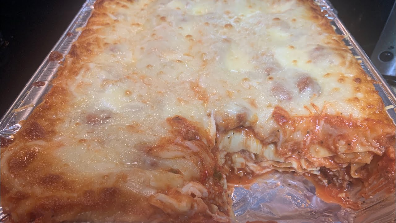 Italian Lasagna (Auntie’s Italian Meat Sauce) It’s all in the SAUCE n CHEESE❤️