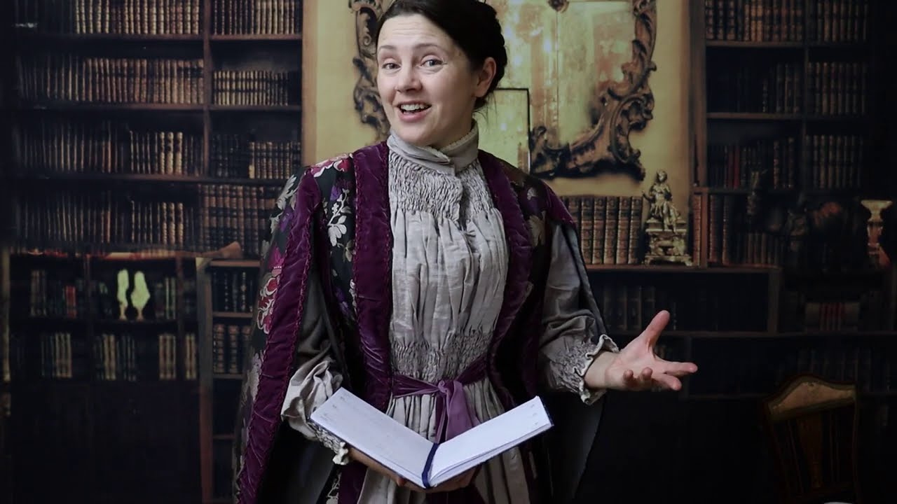 How did Victorian women go to toilet? A remake!