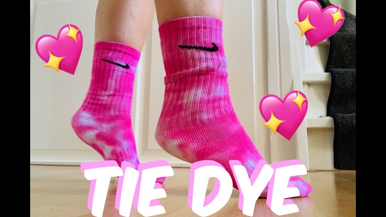 TIE DYE SOKKEN EN T-SHIRT || ROSEY ROSE