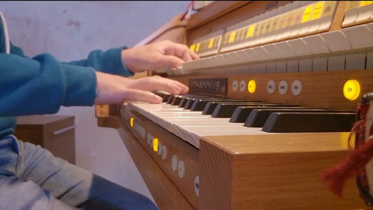 Frei-E-Orgel-Improvisation (Achtung: Schräg und Laut)